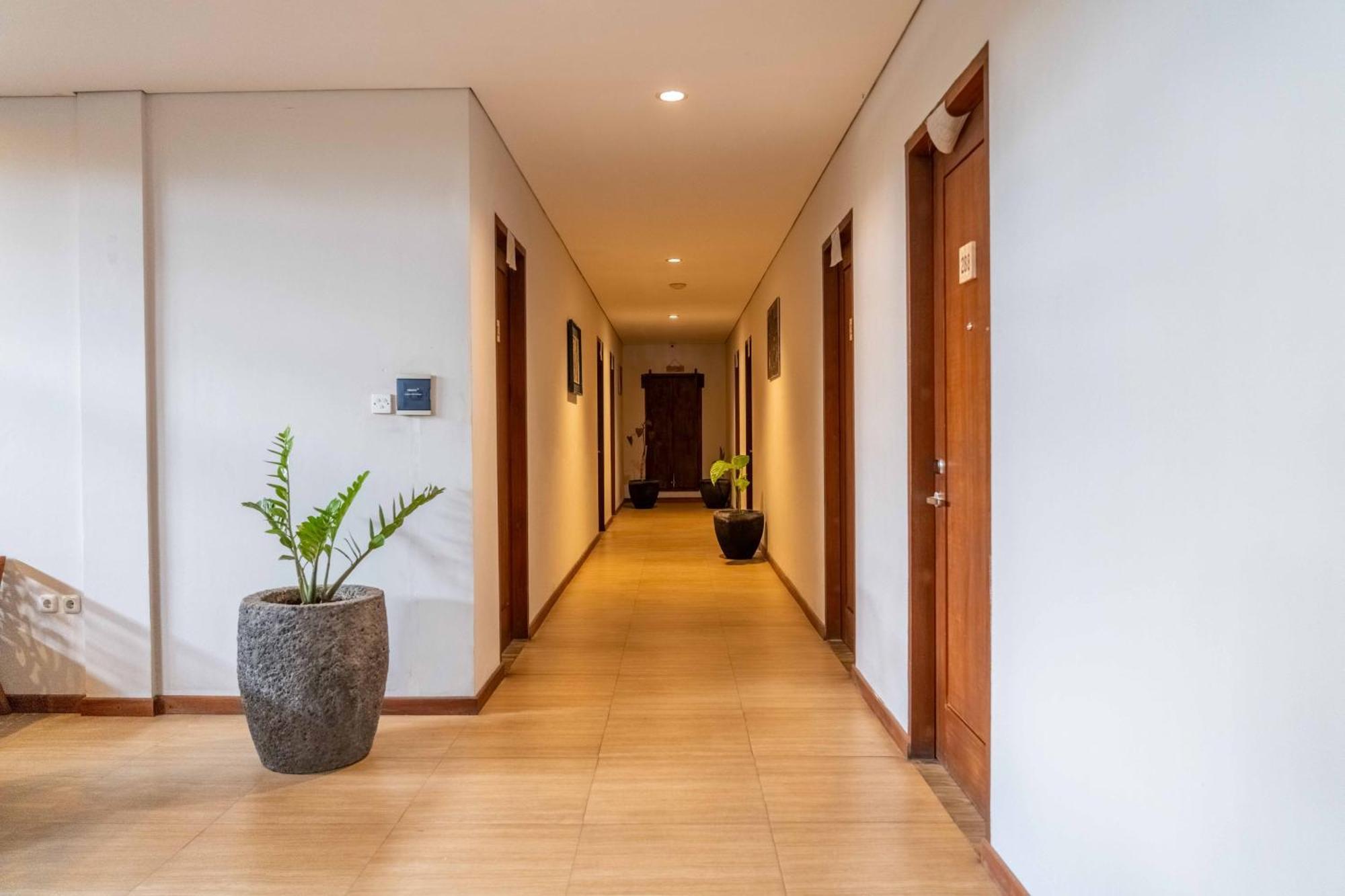 เฟรดดี้ส์ วิลลา อูบุด Hotel สุขาวาตี ภายนอก รูปภาพ